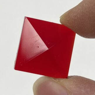 Pyramid Square 18mm Jewel - Red PT18-10